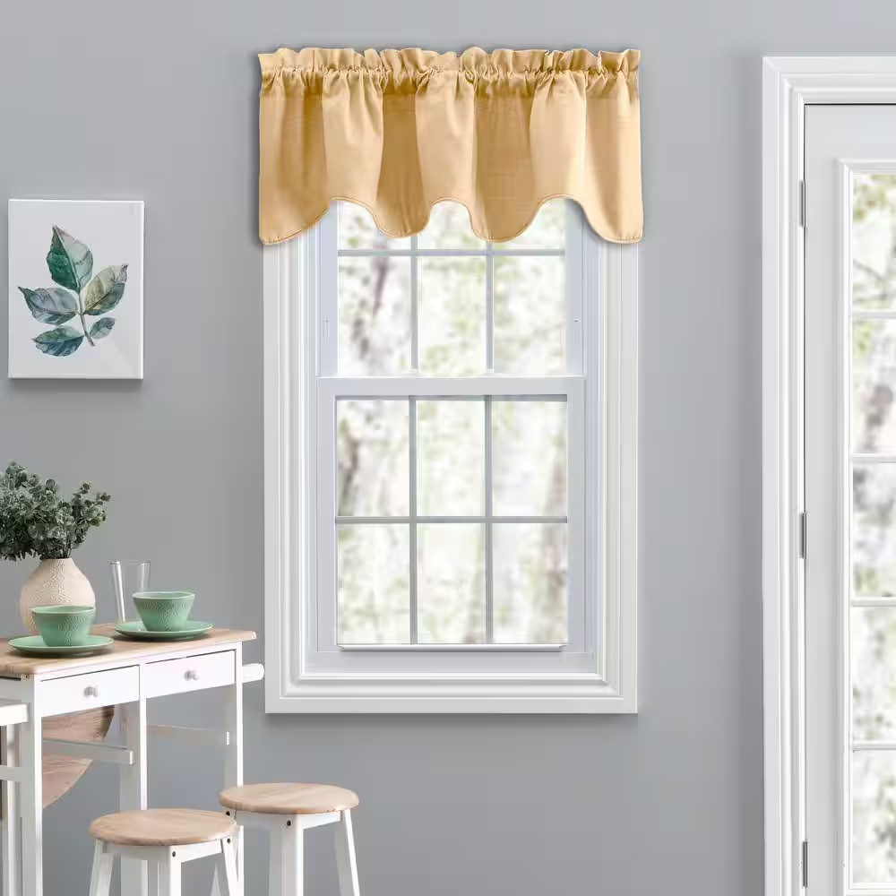 Lisa Solid 15 in L. Polyester/Cotton Lined Scallop Valance in Butter