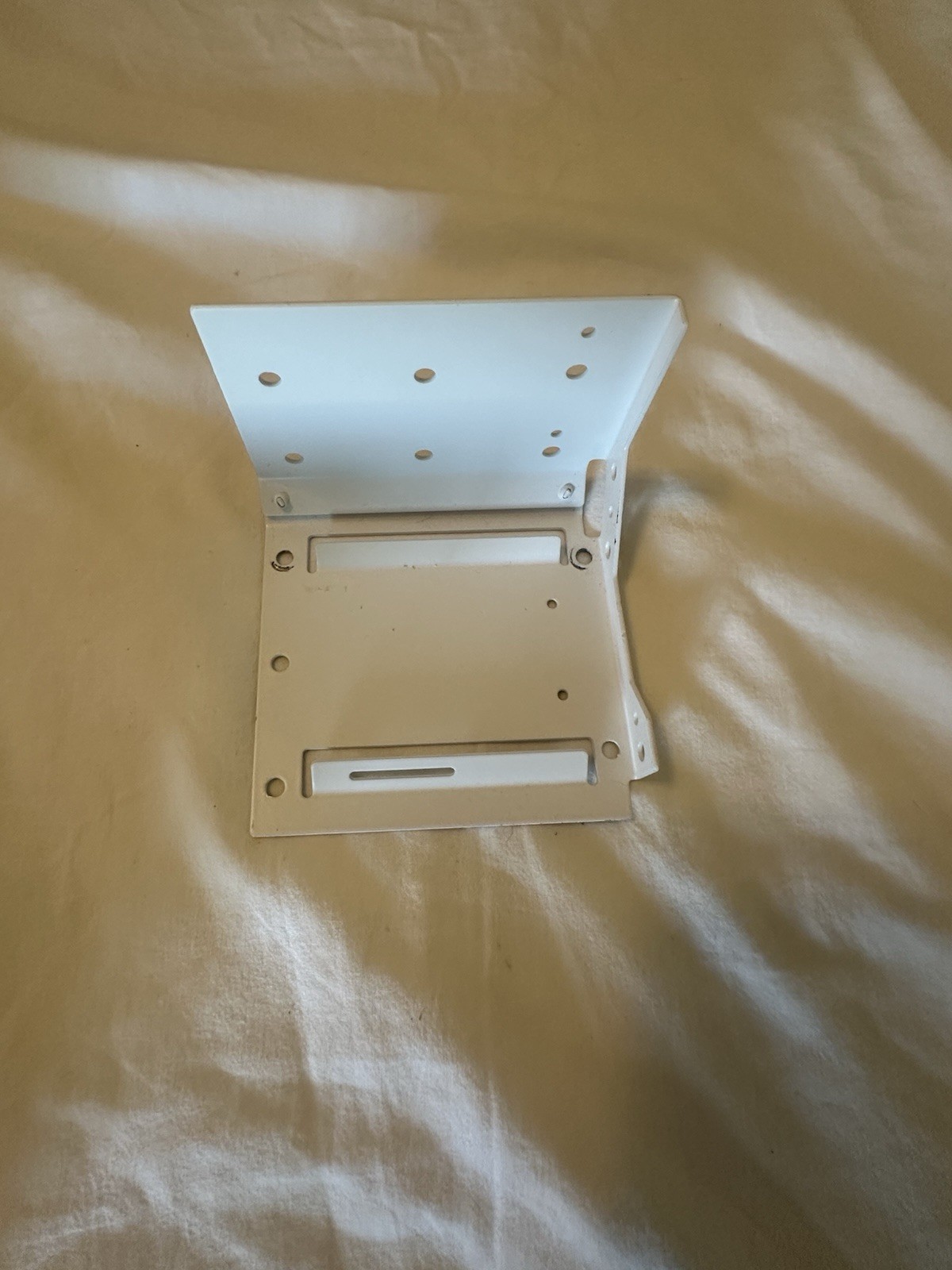 Lutron Pocket Sub Coupled ,right and Left Brackets Total Of 18 Brackets , QS 100