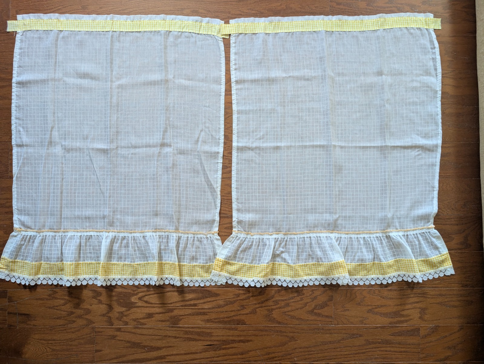 Vintage 1970’s Cafe Curtain Panels Yellow & White Checkered Lace Kitschy Cottage