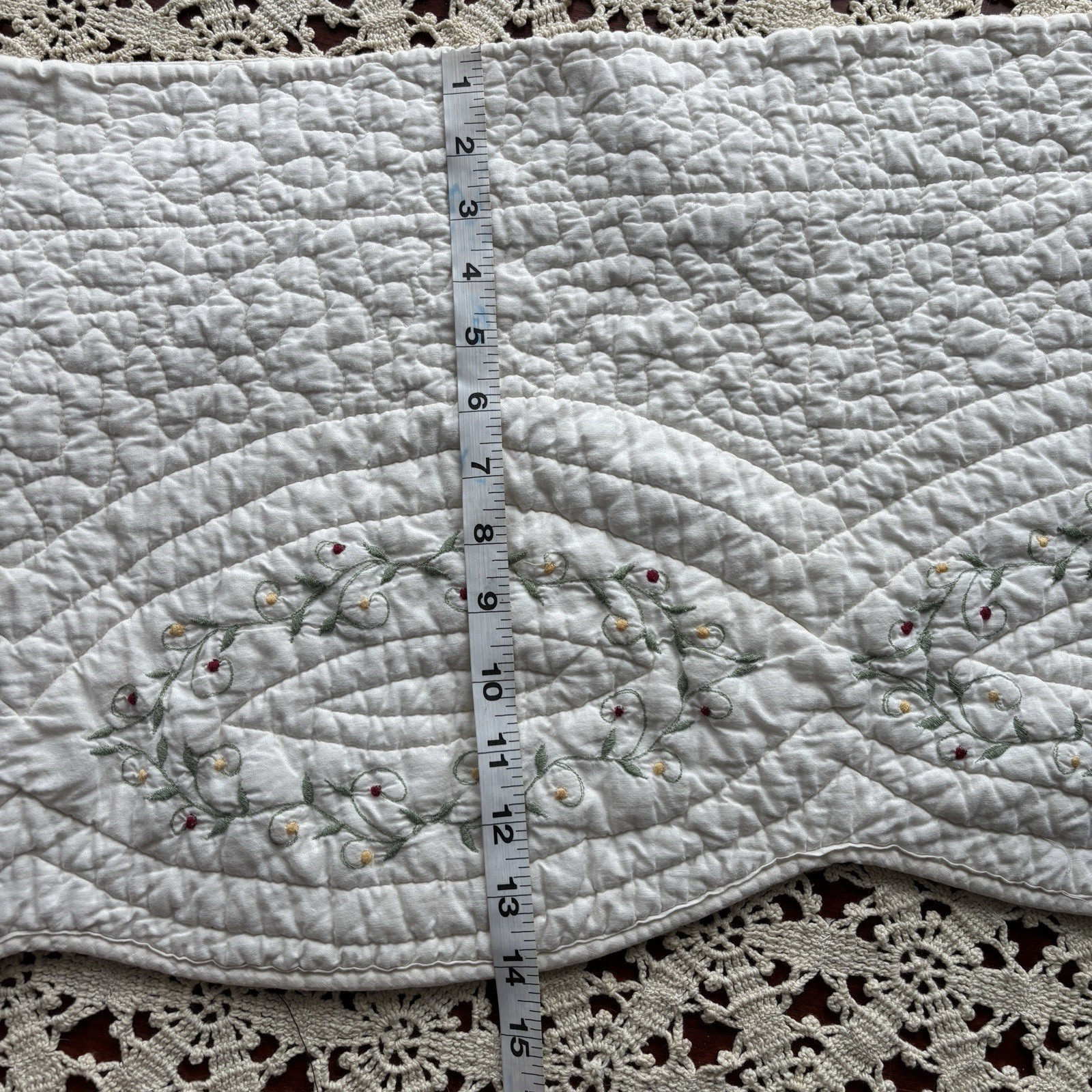 Scalloped Quilt Window Valances 65″x14″ ea Embroidered Floral Vine Motif 1 Pr
