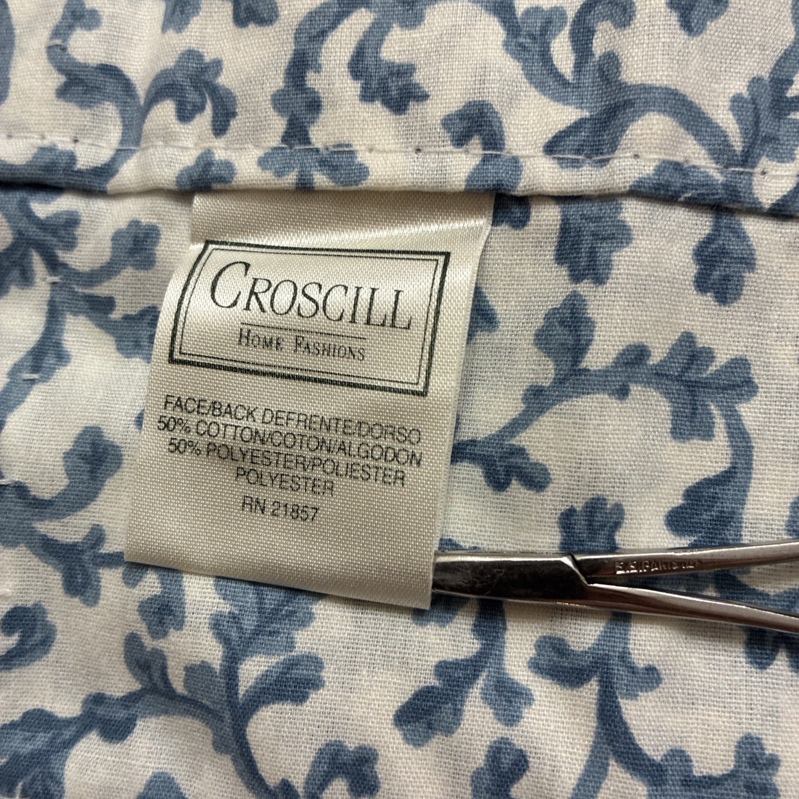 Vintage Croscill ASHLEY Blue & White Filigree Window Valance 86” x 17.5” EUC