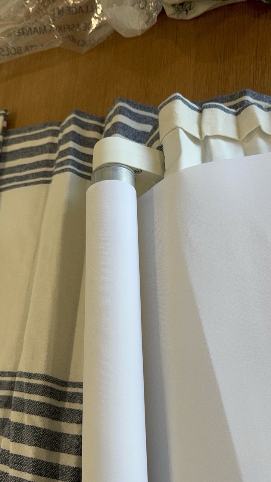 Pottery Barn Riviera Striped Roman Blackout Shade Navy 26 x 64” Read