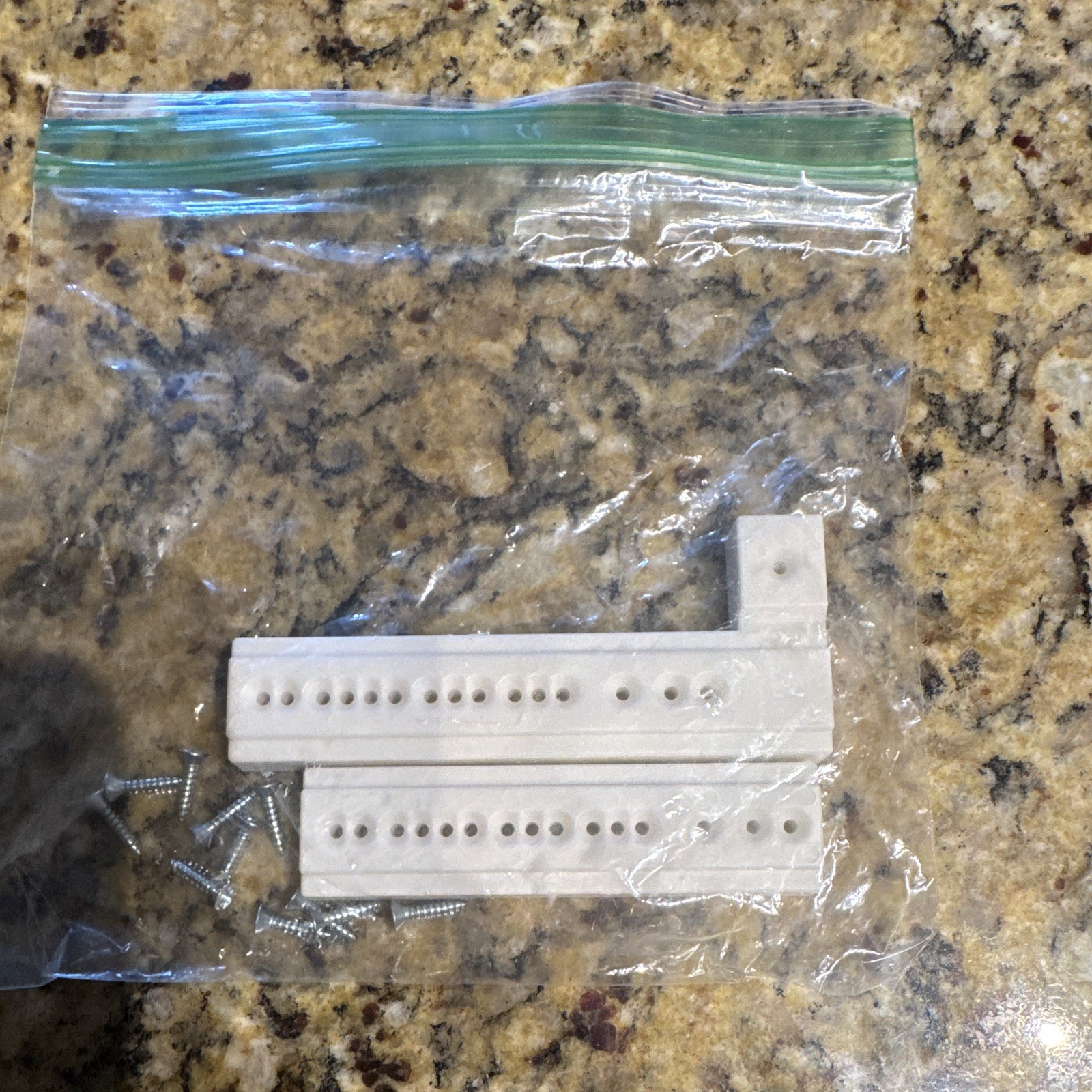 White Vertical Blind Mounting Brackets Screw-On Plastic 3in with Screws