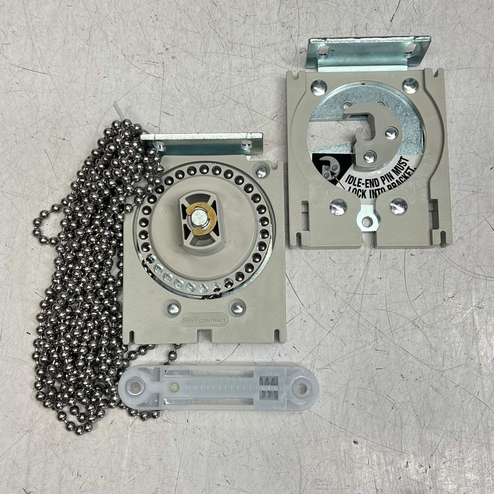 MECHO/5 Standard Bracket Roller Shade Chain Drive & Idle End UBCU-3036-DS-GR
