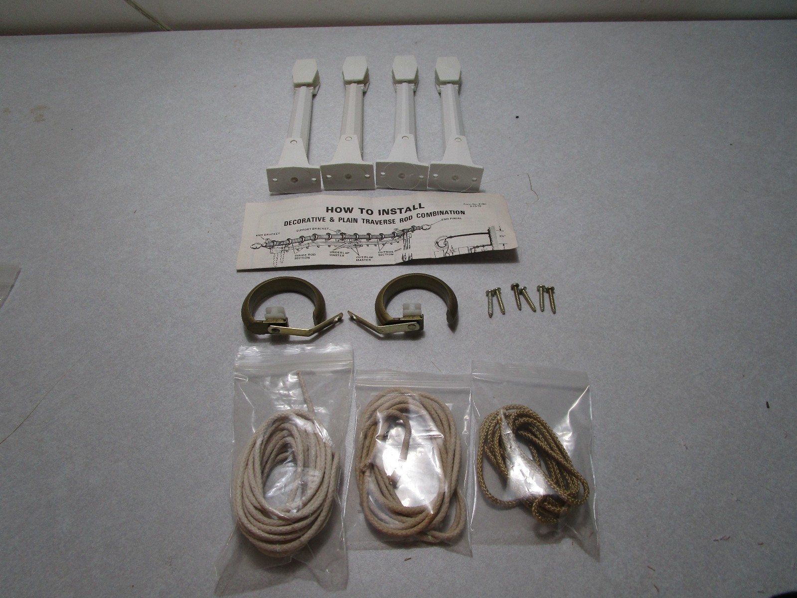 VINTAGE TRAVERSE CURTAIN ROD TENSION PULLEYS DRAPERY VERTICAL BLIND SUPPORT READ