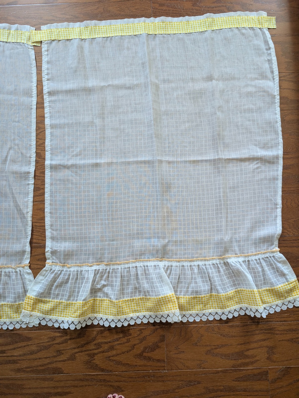 Vintage 1970’s Cafe Curtain Panels Yellow & White Checkered Lace Kitschy Cottage