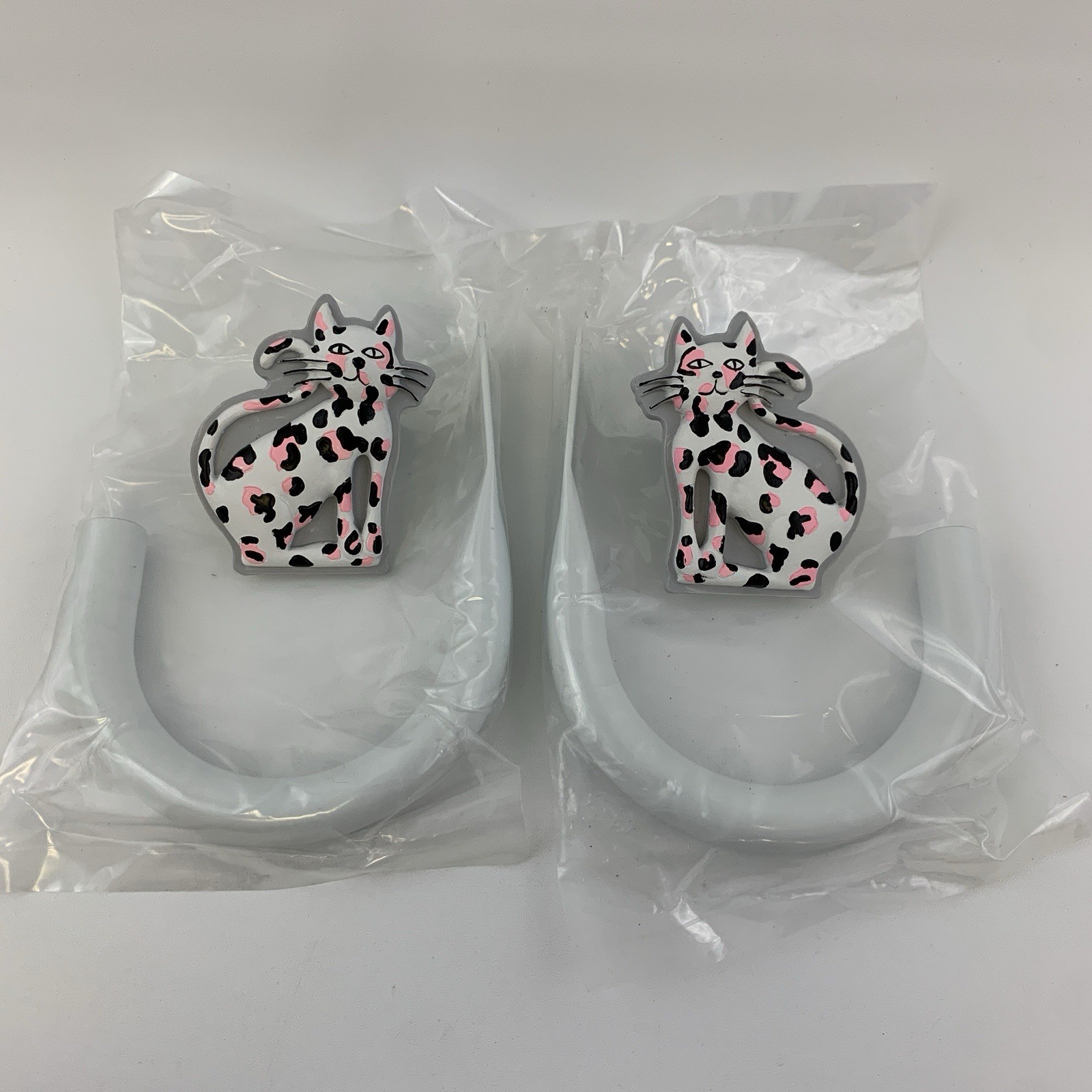 Lillian Vernon Ceramic Pink Black Leopard Cats Curtain Holdbacks Wall Mount Set