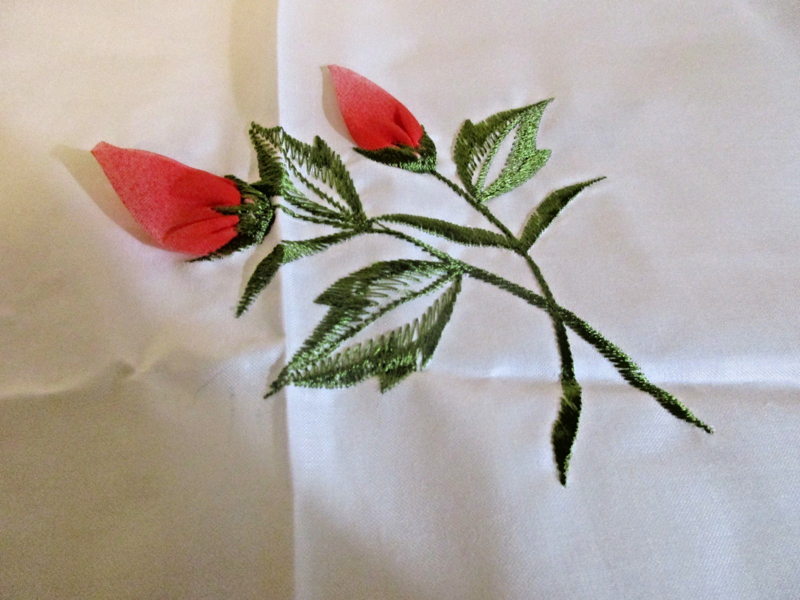 2 Panel White Rayon with Polyester Red Roses – Red Trim Curtains 30″ X 36″