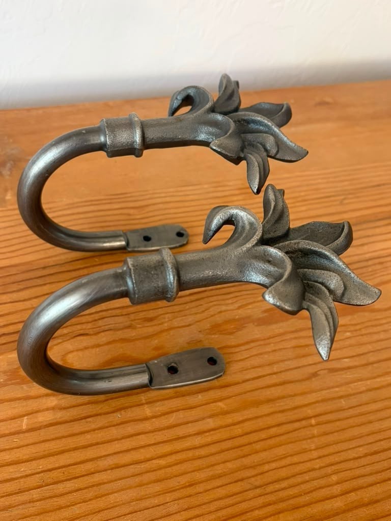 Set of 2 Heavy Metal Orchid Curtain Holdbacks / Tie Backs – Silver Finish