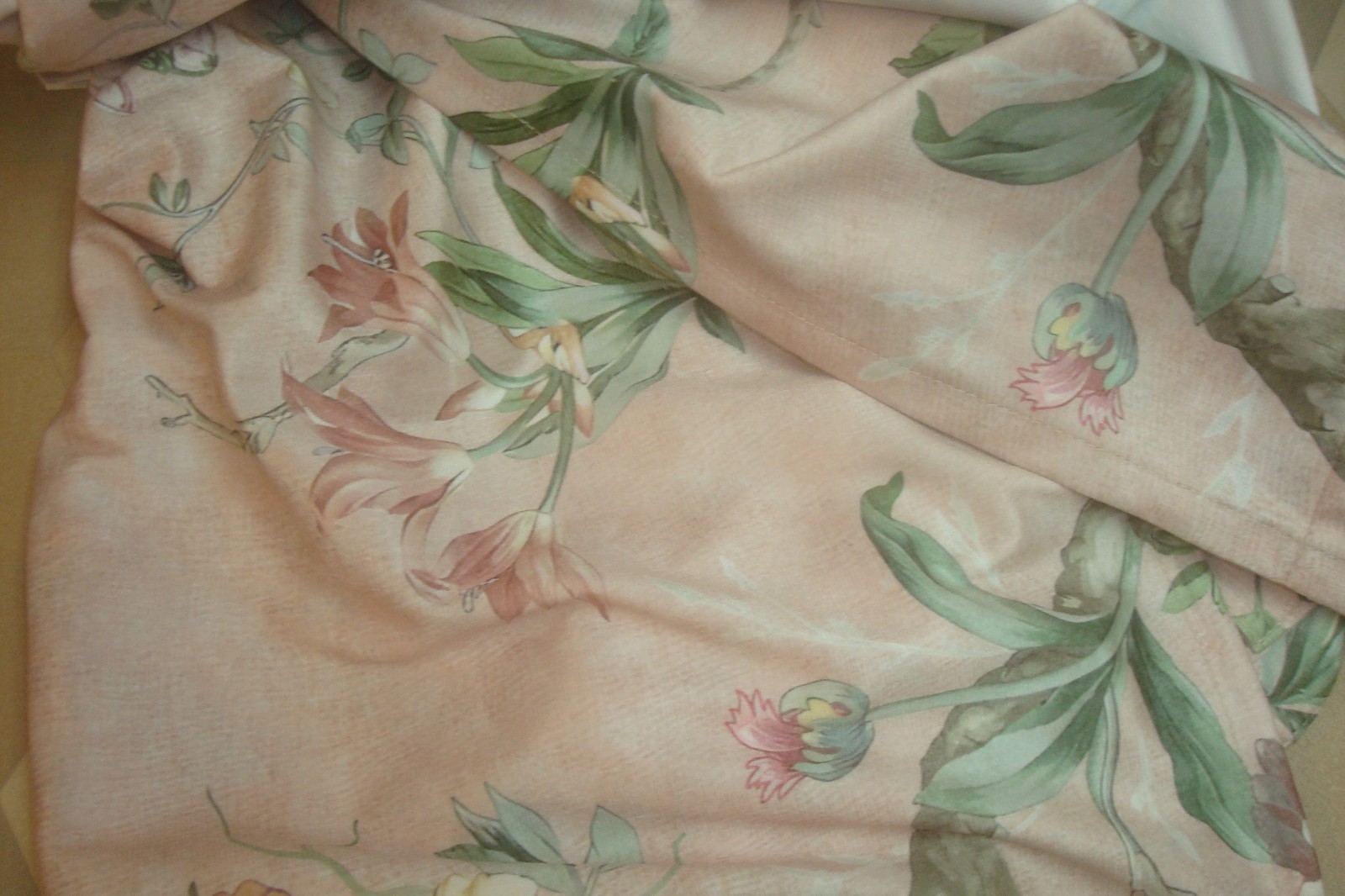 NWT Callisto Home Window Panel Curtains 2 pc Floral Scroll Lt Blush 38 x 96″ lg