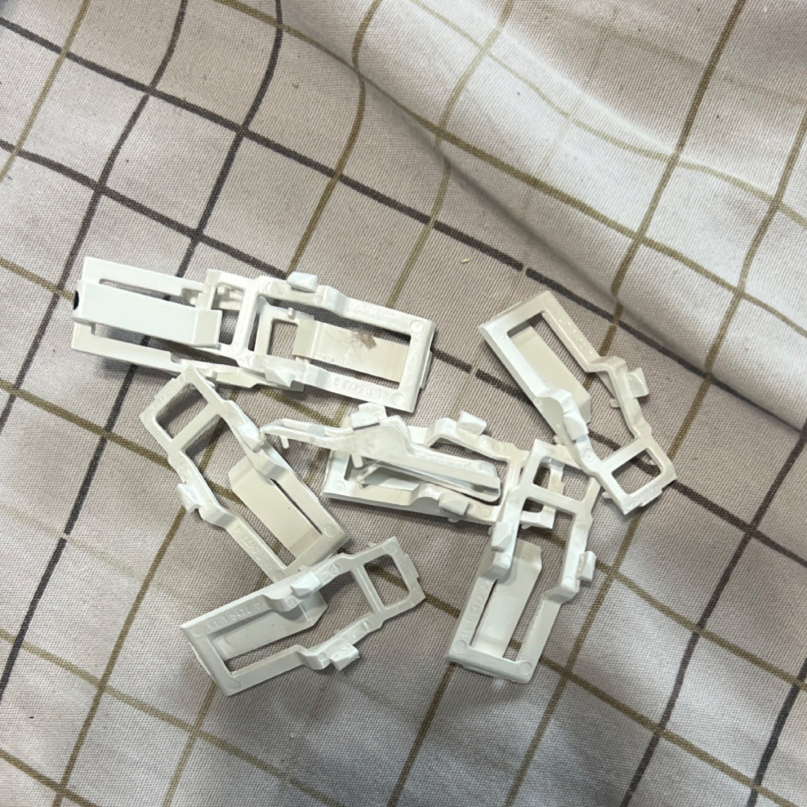 White Plastic Curtain Clips Adhesive Strap Window Blind No Pattern Set