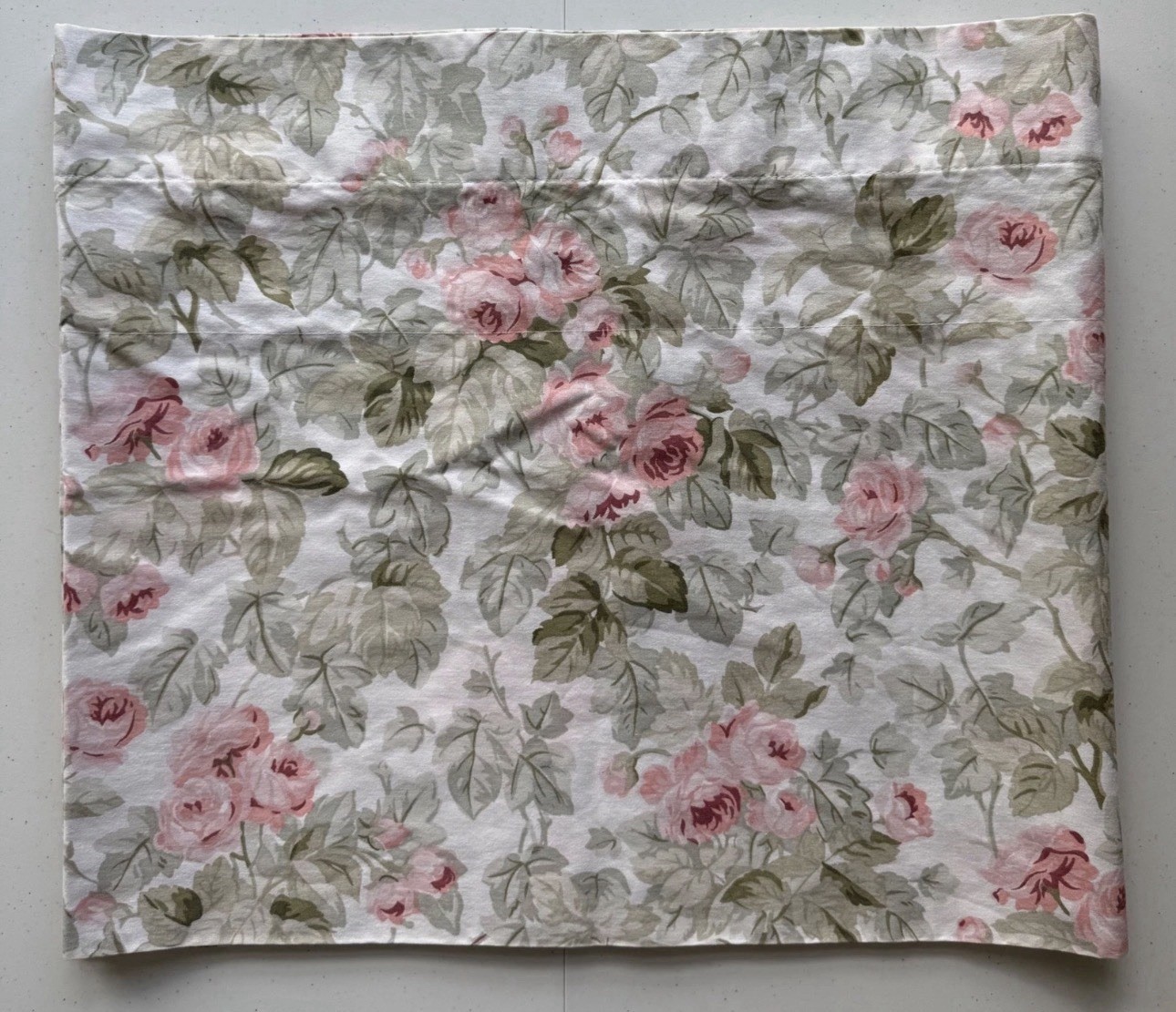 Vintage Laura Ashley Cottage Rose Straight Valance 84″ × 18″- Pink& Green Floral