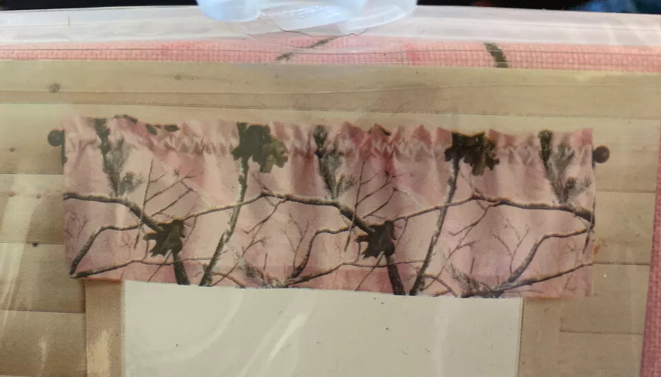 RealTree AP Window Valance, Pink, Camo Outdoors Design Decor. 60″ x 14″ – NEW