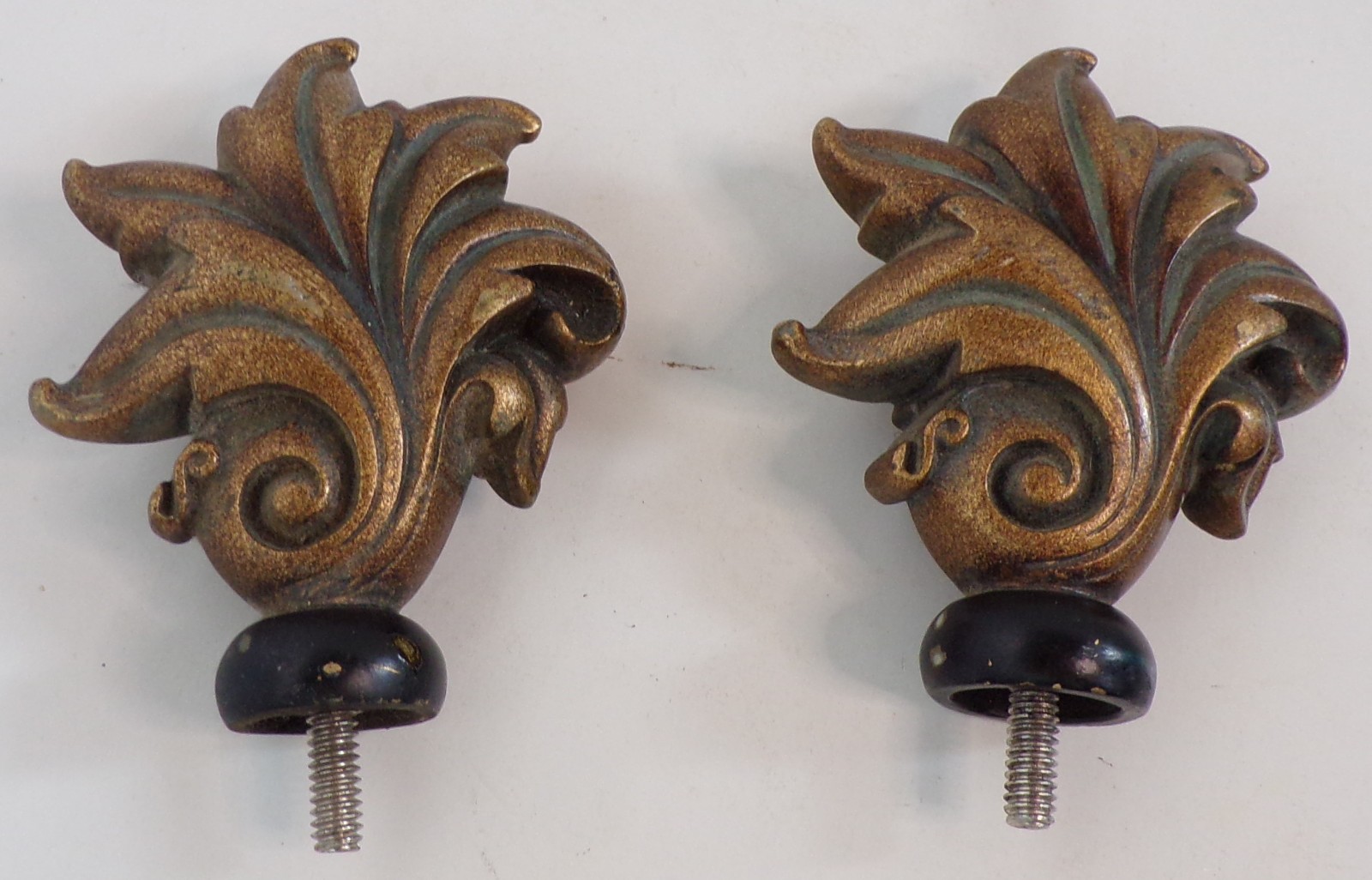 Set of 2 Resin Wood Look Drapery Curtain Rod Finials – Screw On