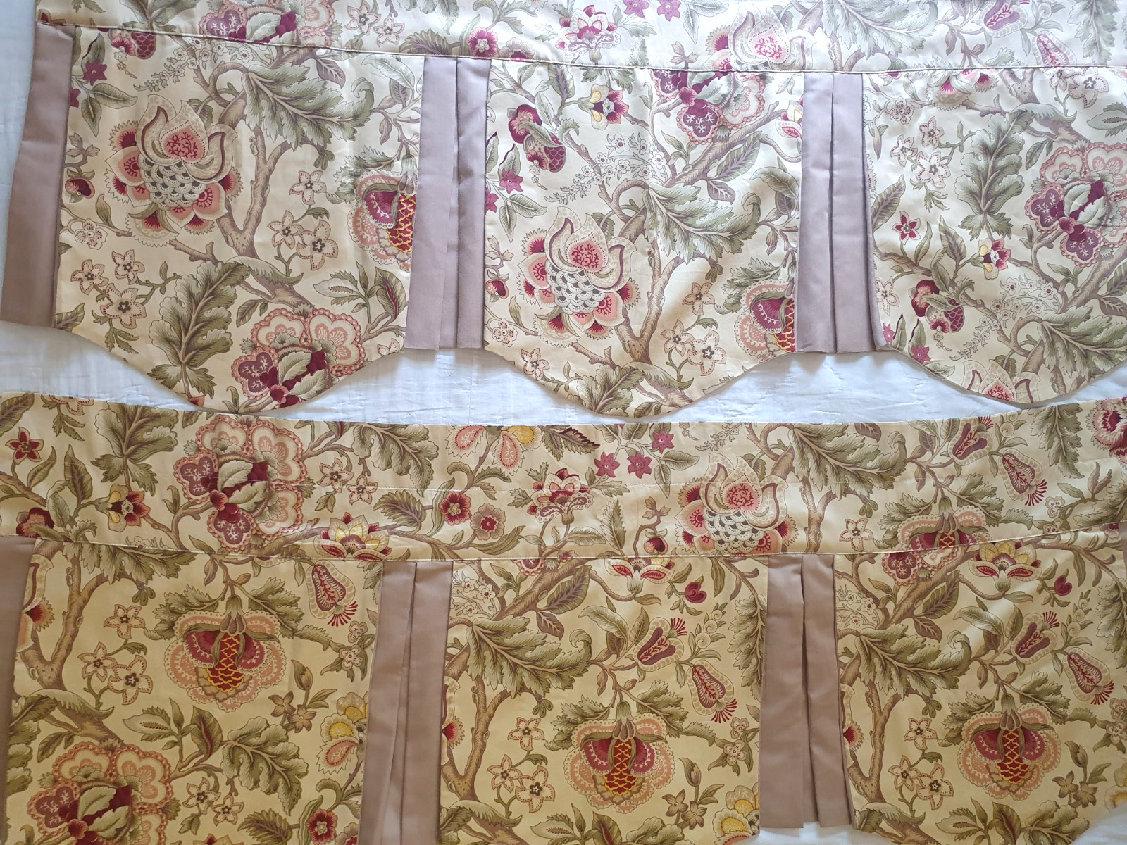 Valance Inverted Pleats Lined x 2 Traditional Rod Pocket 50″ x 21″ Vines